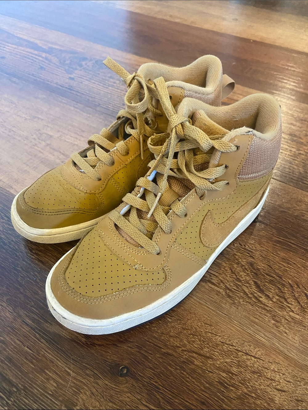 Nike Kids High-Top Sneakers in Wheat/Tan